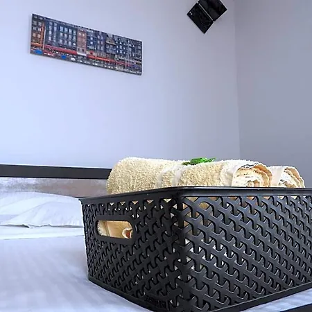 Ξενοδοχείο Pensiunea Caramell 3*